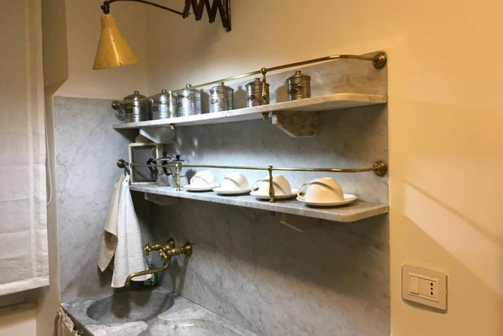 Casa Retro. Historic Center - La Speziaアパートメント エクステリア 写真